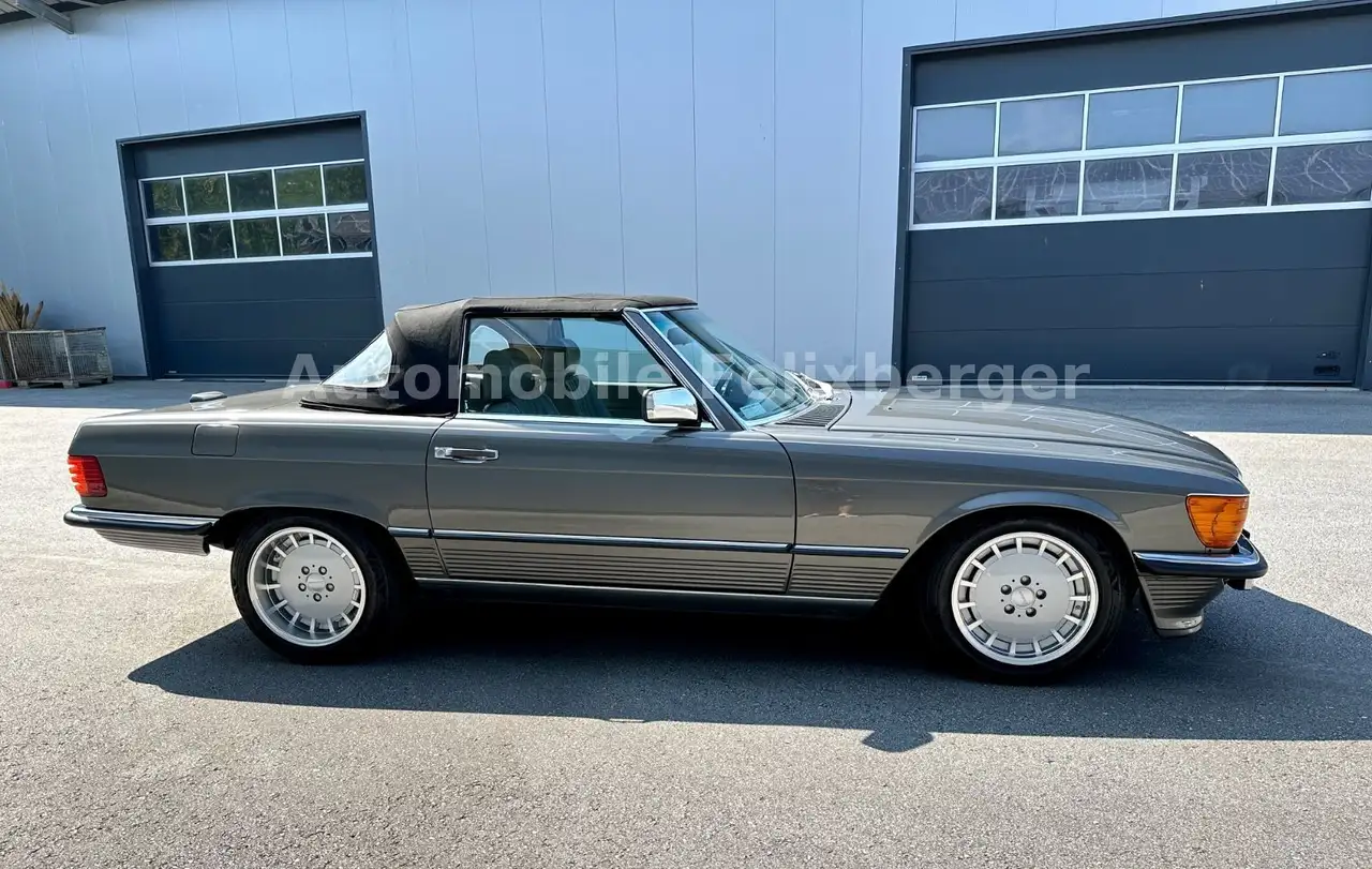 Mercedes-Benz SL 560 seltene Farbkombi Lorinser Sammlerauto, foto 9