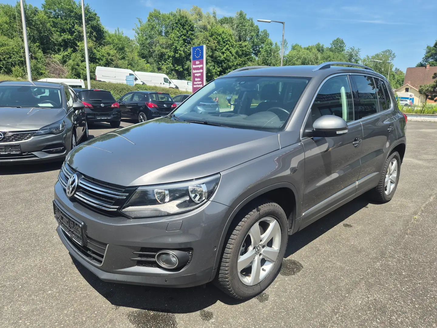 Volkswagen Tiguan 1.4 TSI BMT Technology Sport&Style *PDC/Klimaauto* Grau - 1