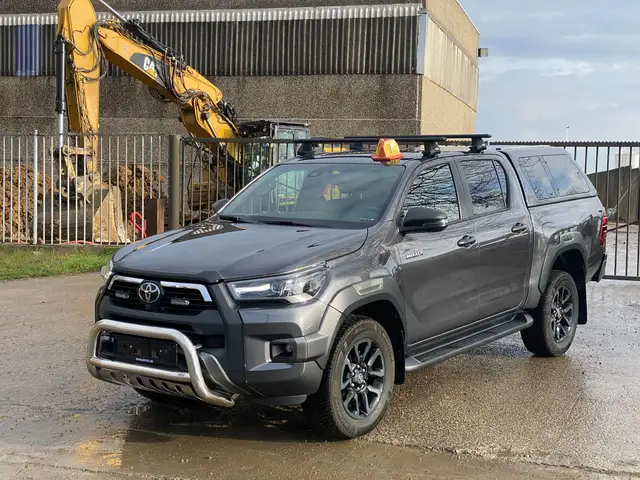 Toyota Hilux Hilux 2.8 D-4D 4WD Invincible 40455 eur htva