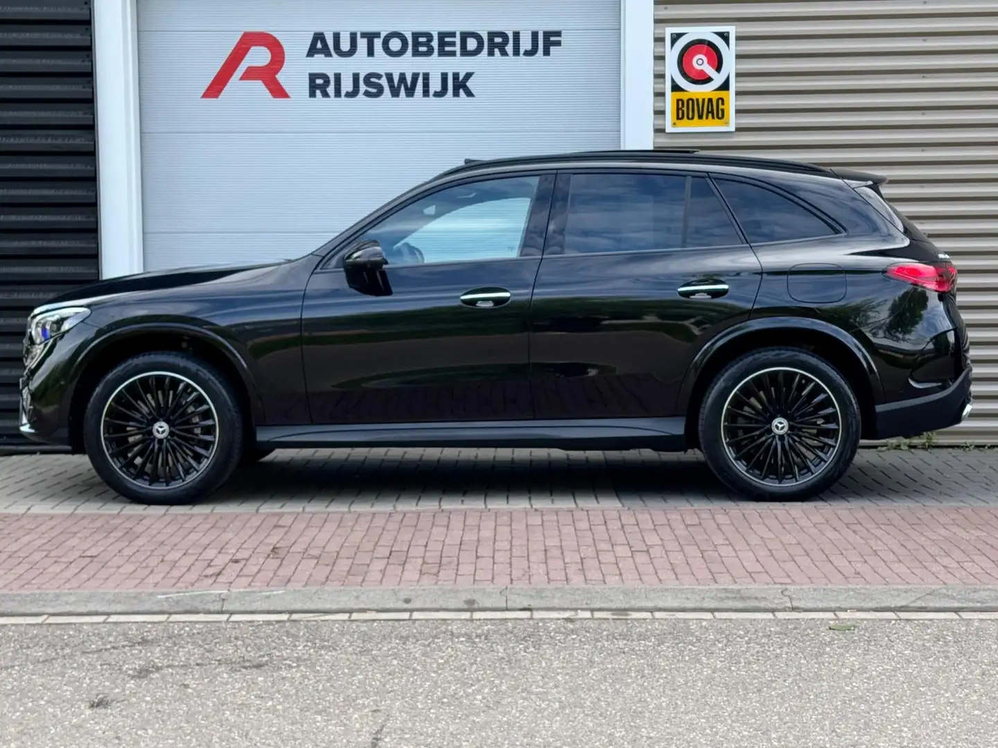 Mercedes-Benz GLC 400 400e 4MATIC AMG Line 360/Memory/Pano Negru - 2
