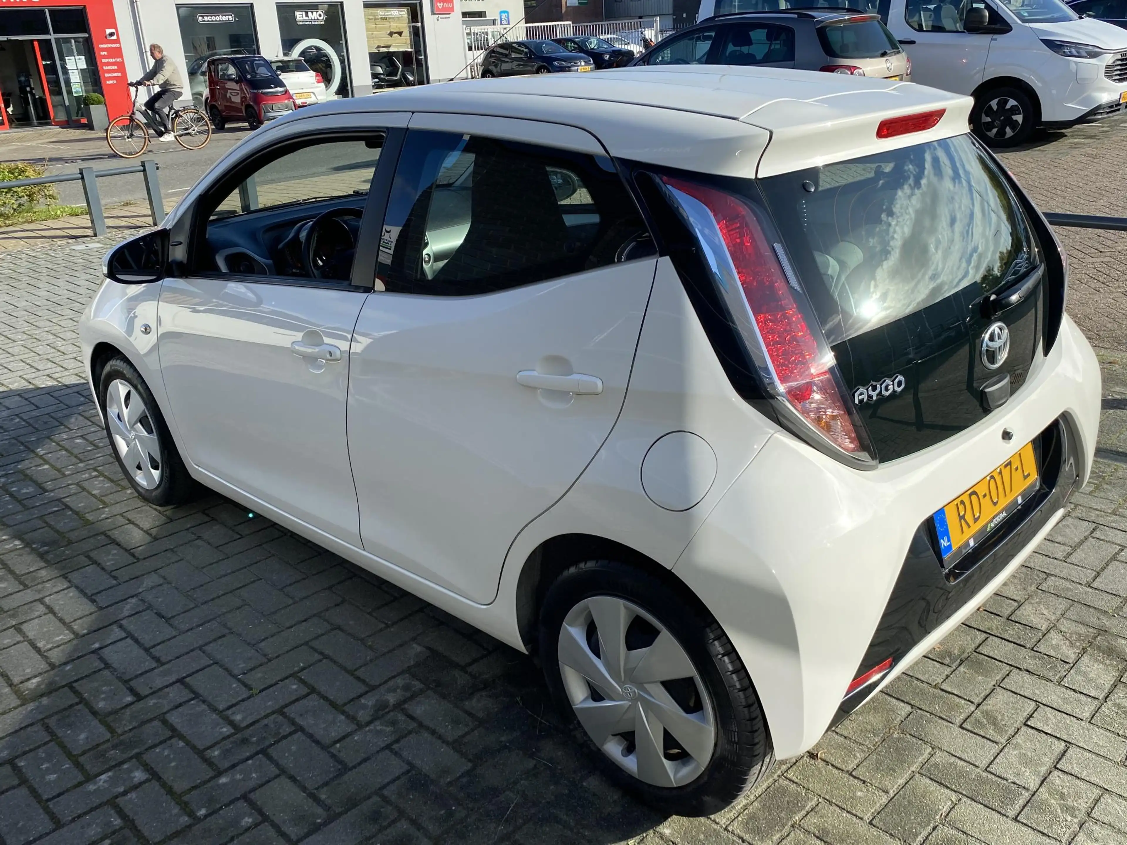 Toyota Aygo 1.0 VVT-i x-play — photo 7