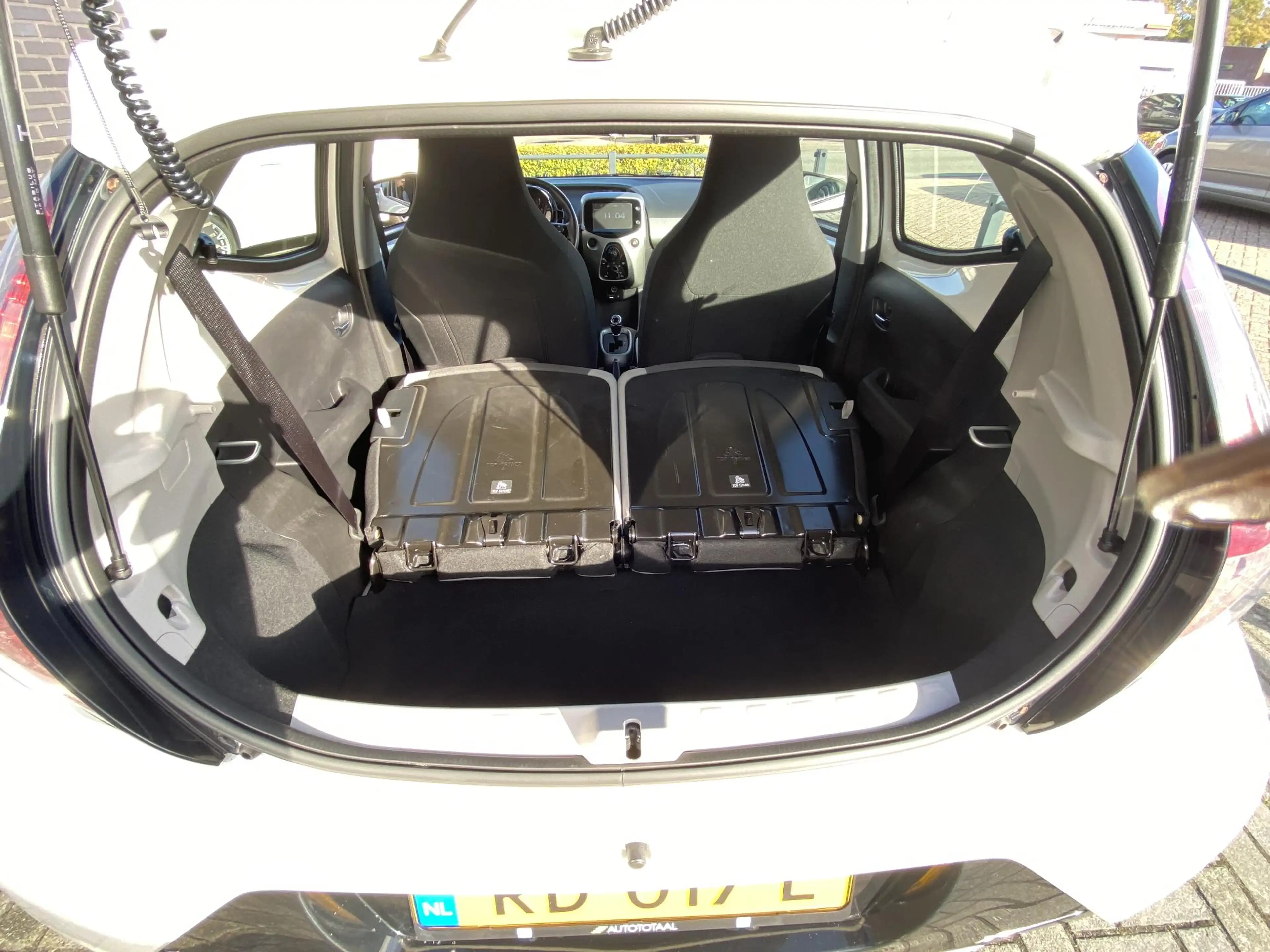 Toyota Aygo 1.0 VVT-i x-play — photo 12