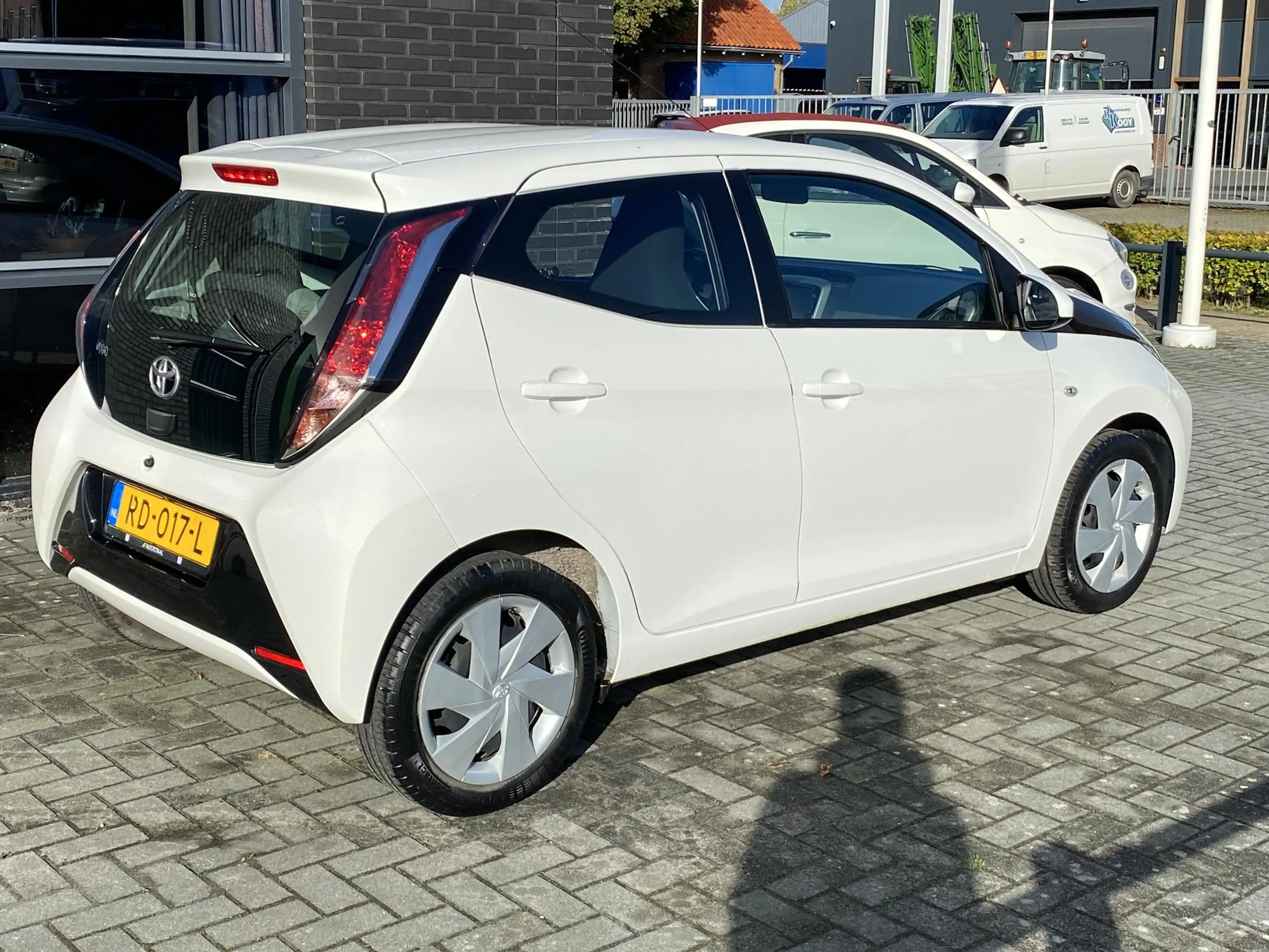 Toyota Aygo 1.0 VVT-i x-play — photo 11