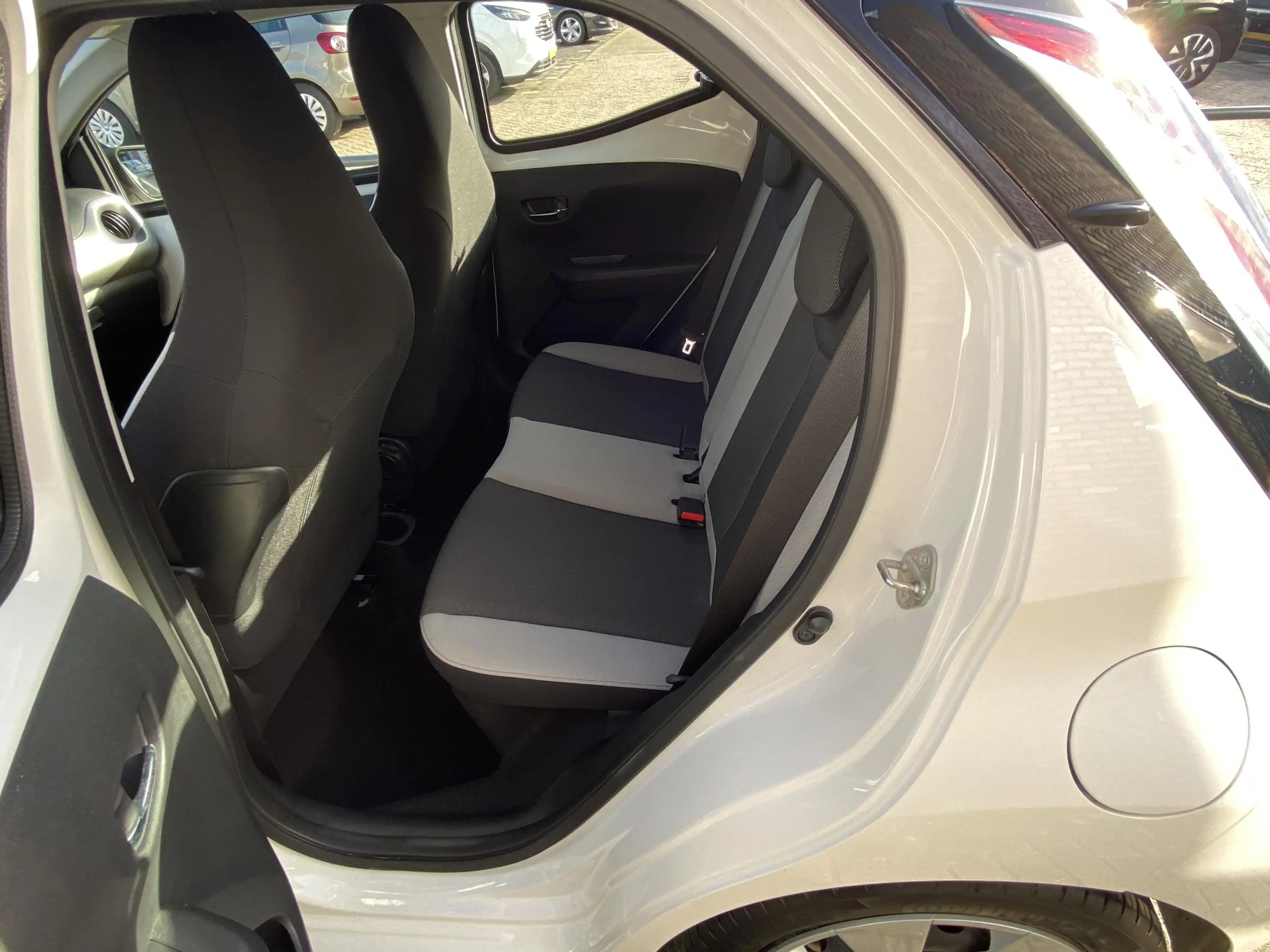 Toyota Aygo 1.0 VVT-i x-play — photo 5