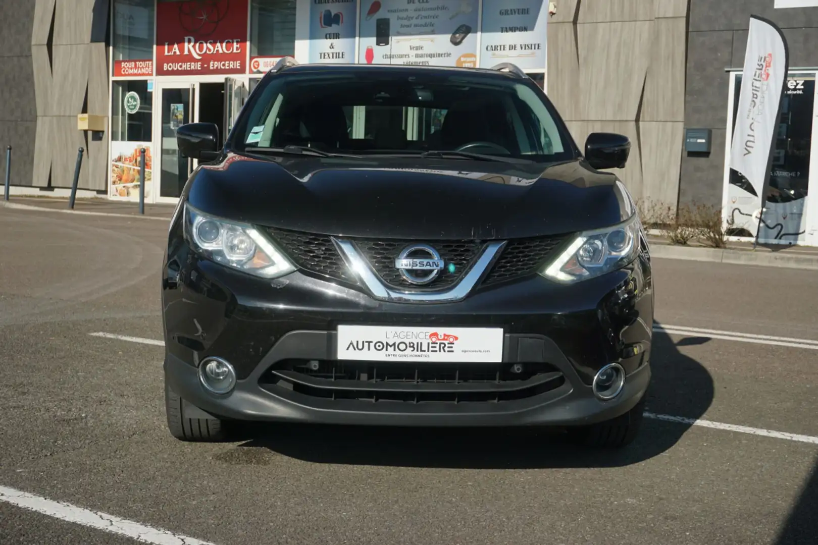 Nissan Qashqai 1.6 dCi 130 Connect Edition PANORAMIQUE Nero - 2