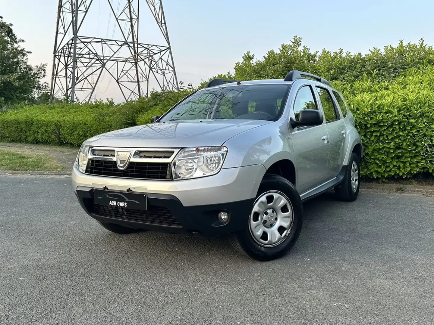 Dacia Duster 1.6i 4x2 Essence €4 Airco Carnet full Argintiu - 1