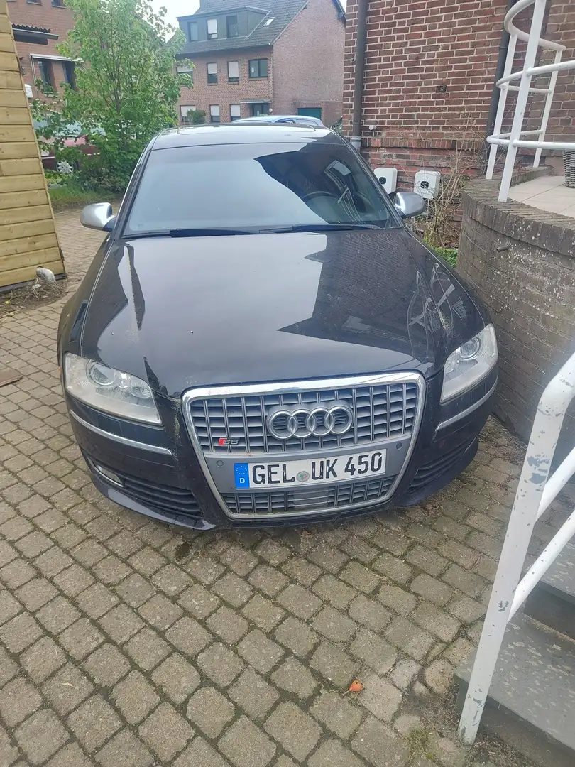 Audi S8 5.2 FSI quattro - 1