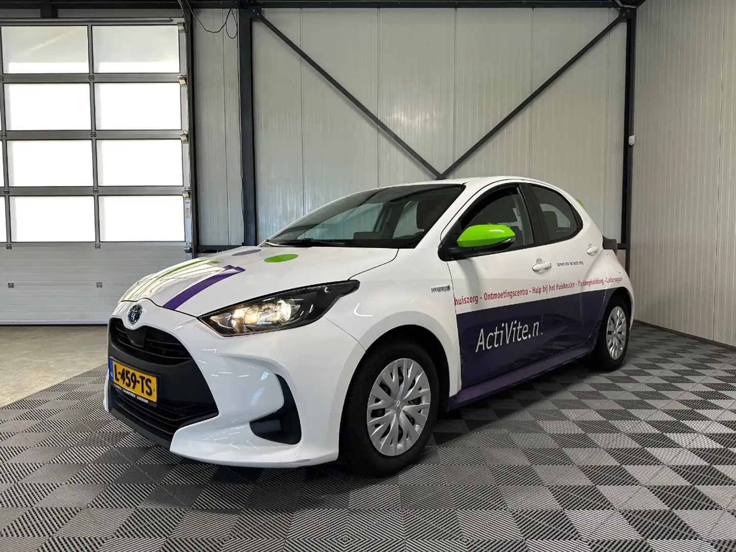 Toyota Yaris 1.5 Hybrid | Active 5-Drs | Airco-Ecc | Camera | C Wit - 2