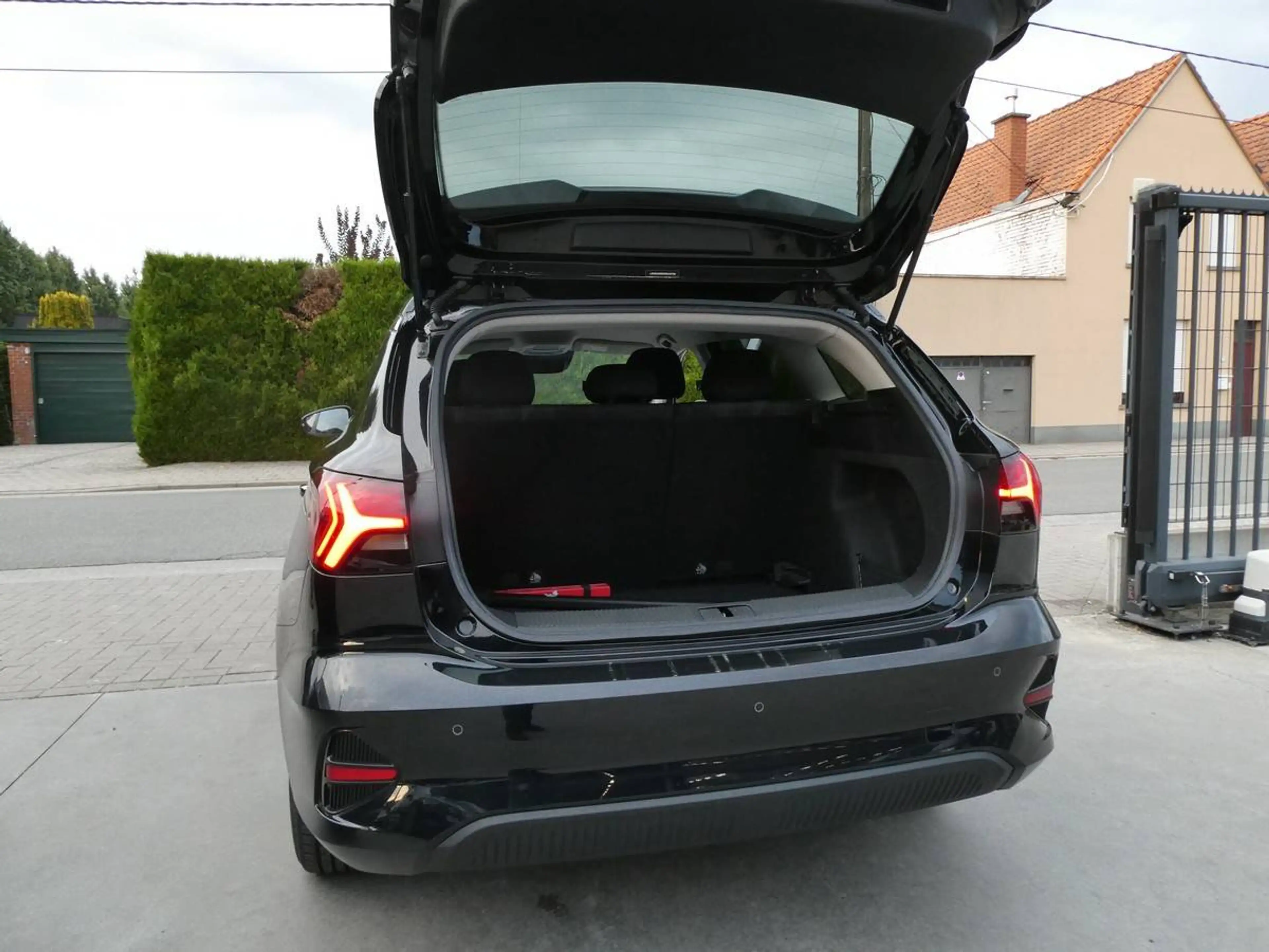 MG MG5 156pk Automaat 61 kWh Long Range Comfort Camera '22 26000km (45728) — photo 14