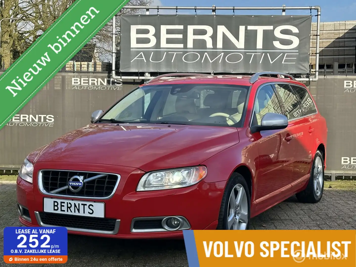 Volvo V70 T5|5 Cilinder|Trekhaak|Volvo on call|Standkachel|S Rood - 1
