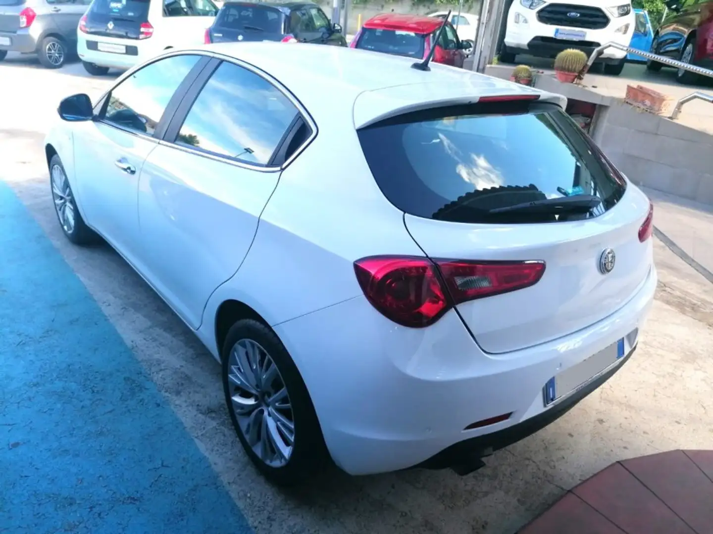 Alfa Romeo Giulietta 1.6 JTDM-2 120cv DISTINCTIVE Blanc - 2