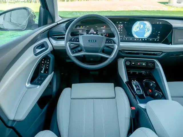 Audi Q5 view 13