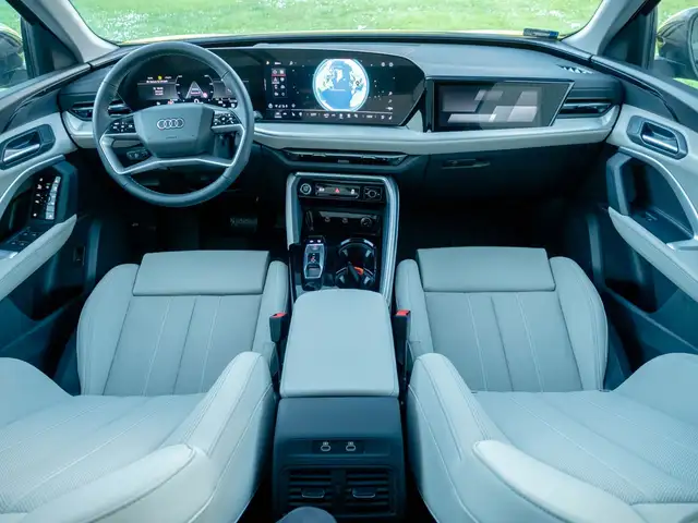 Audi Q5 view 14