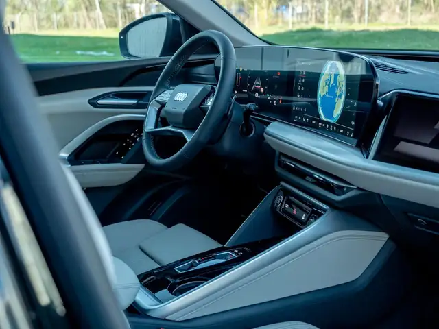 Audi Q5 view 15