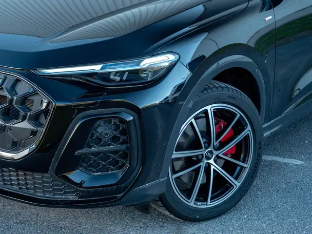 Audi Q5 view 7