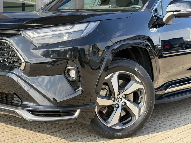 Toyota Rav4 view 3