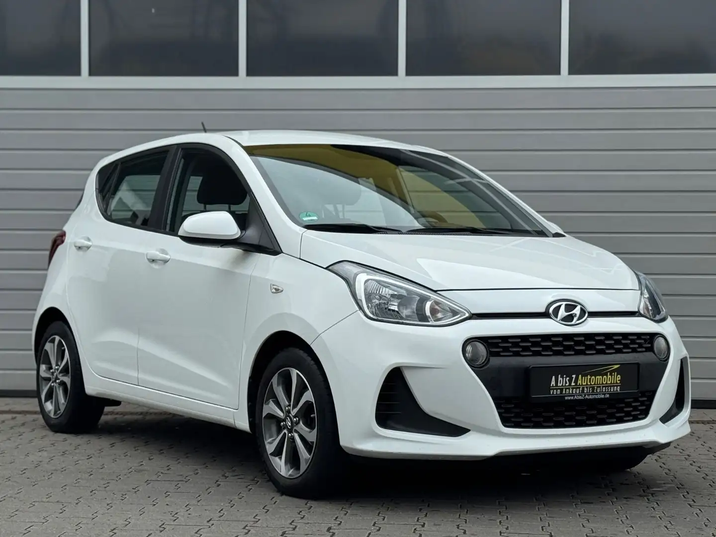 Hyundai i10 Trend 2.Hand/SHZ/LHZ/MFL/Garantie Weiß - 1