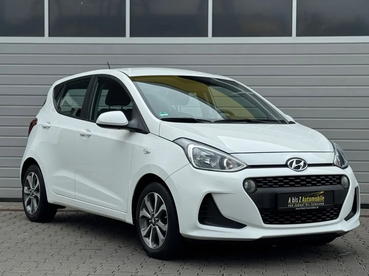 Hyundai i10 Trend 2.Hand/SHZ/LHZ/MFL/Garantie Weiß - 2