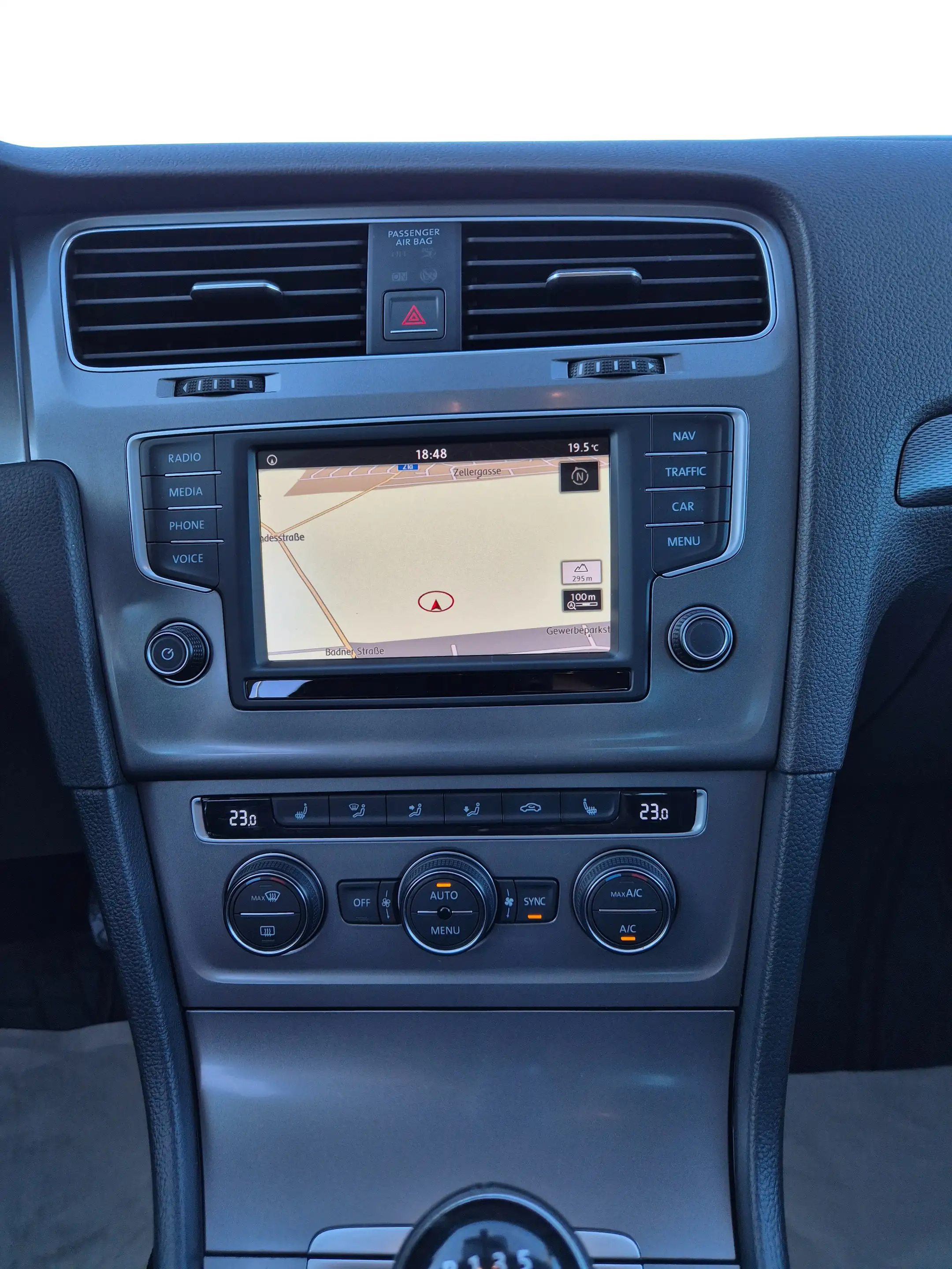 Volkswagen Golf Lounge BMT — photo 11