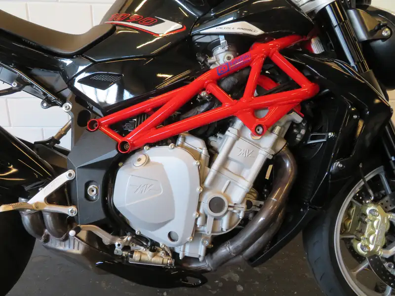 MV Agusta Brutale 1078 - foto 5