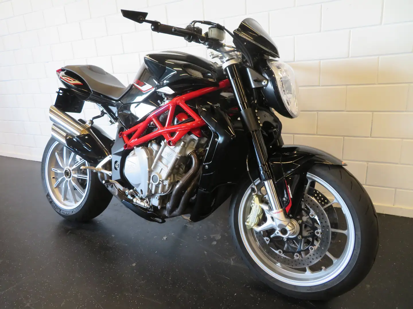 MV Agusta Brutale 1078 R ABS NIEUWSTAAT! Fekete - 2