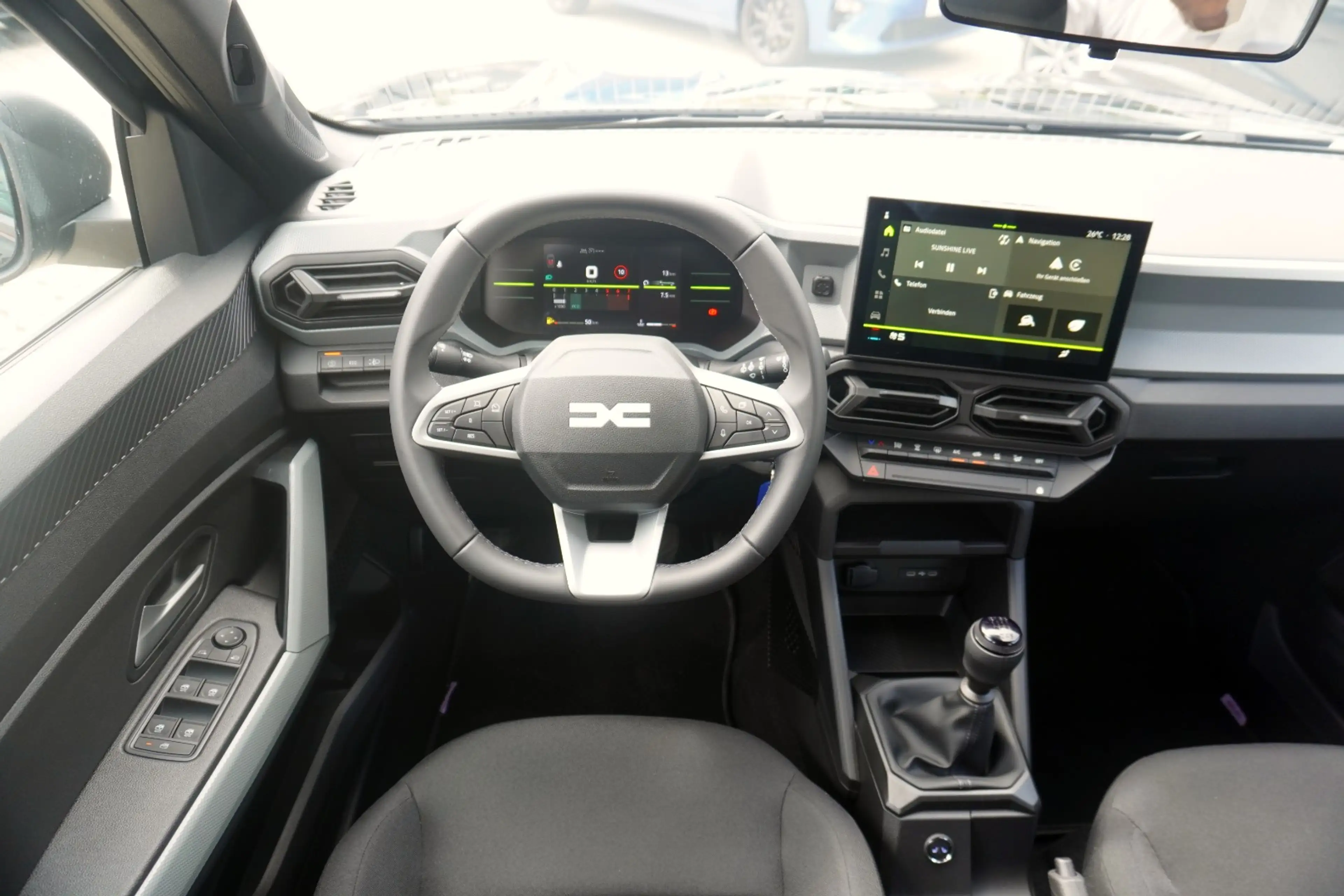Dacia Bigster Essential 140 mHev LED Kamera Tempomat — photo 11