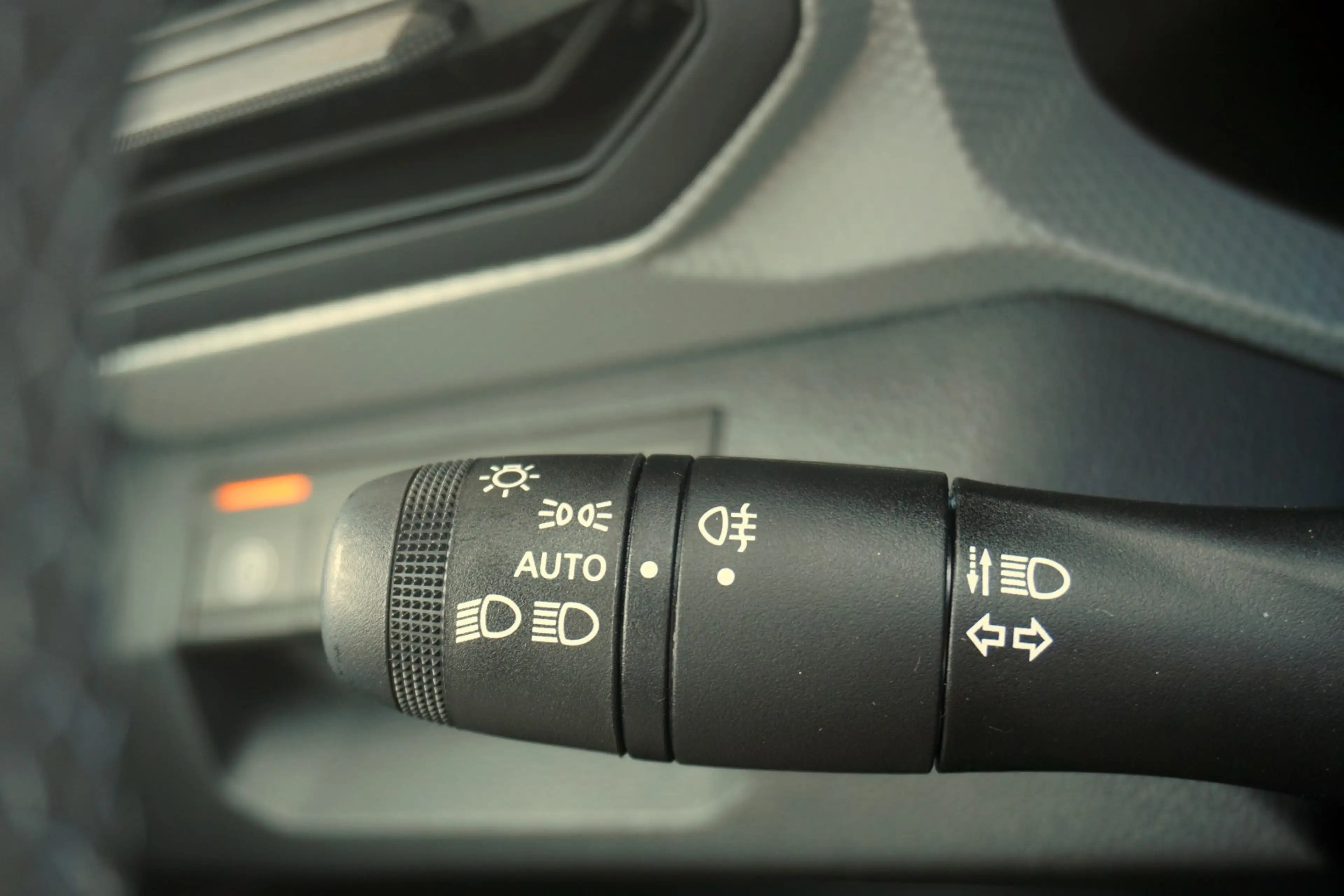 Dacia Bigster Essential 140 mHev LED Kamera Tempomat — photo 13