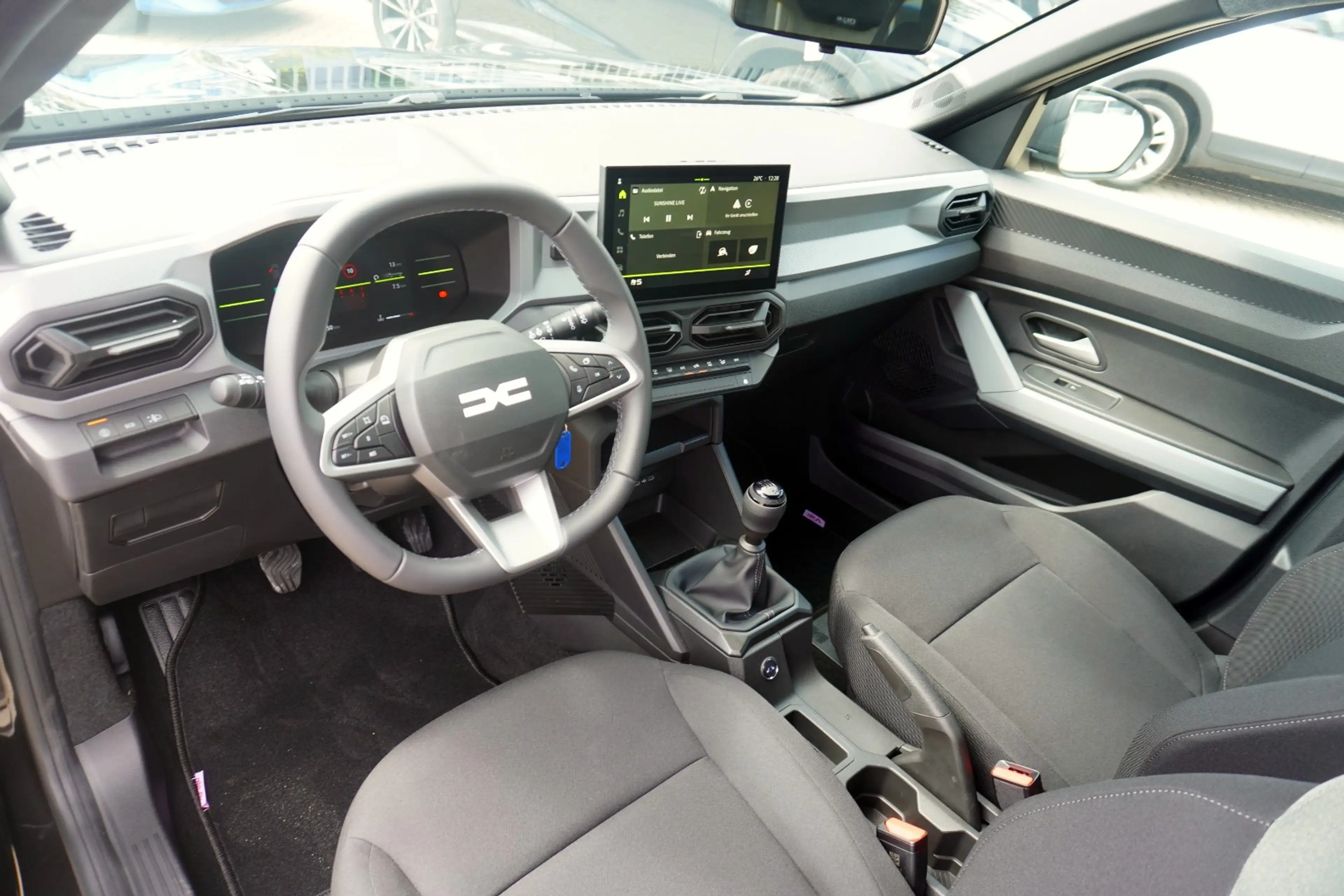 Dacia Bigster Essential 140 mHev LED Kamera Tempomat — photo 9