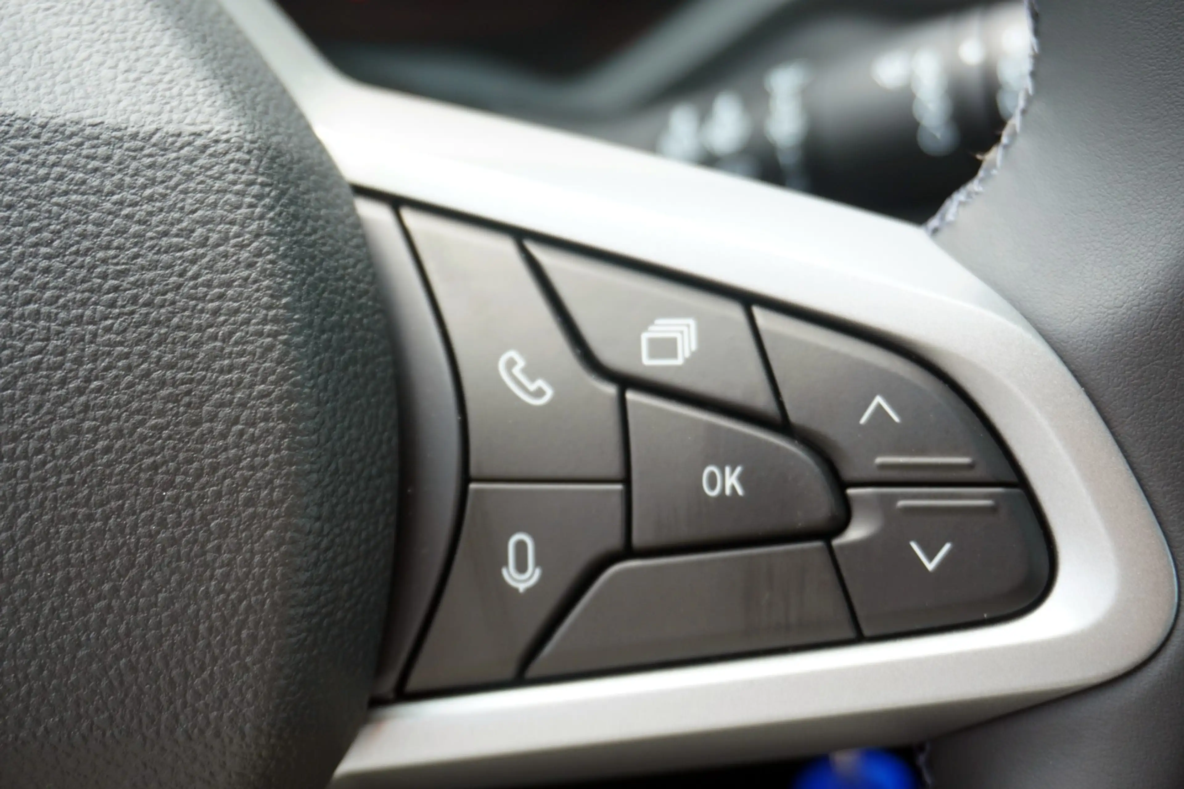 Dacia Bigster Essential 140 mHev LED Kamera Tempomat — photo 15