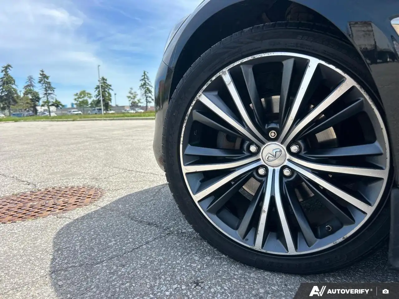 Infiniti Q60 снимка Infiniti Q60