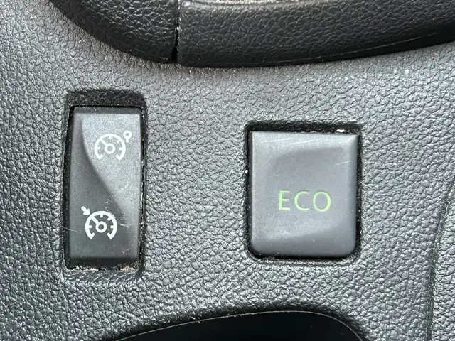 Renault Clio view 11