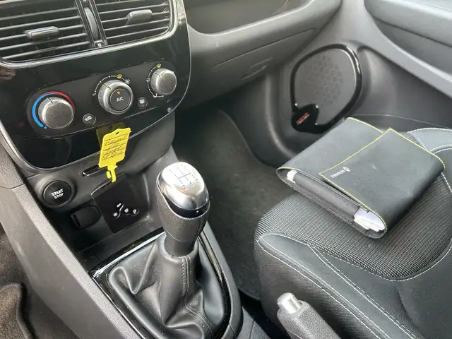 Renault Clio view 9