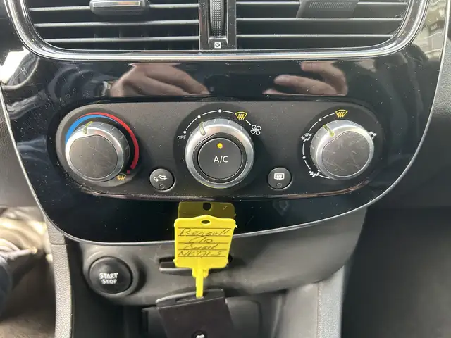 Renault Clio view 8