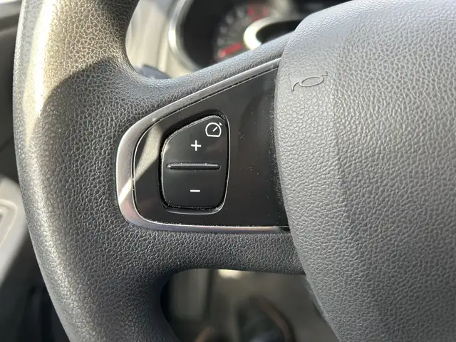 Renault Clio view 14