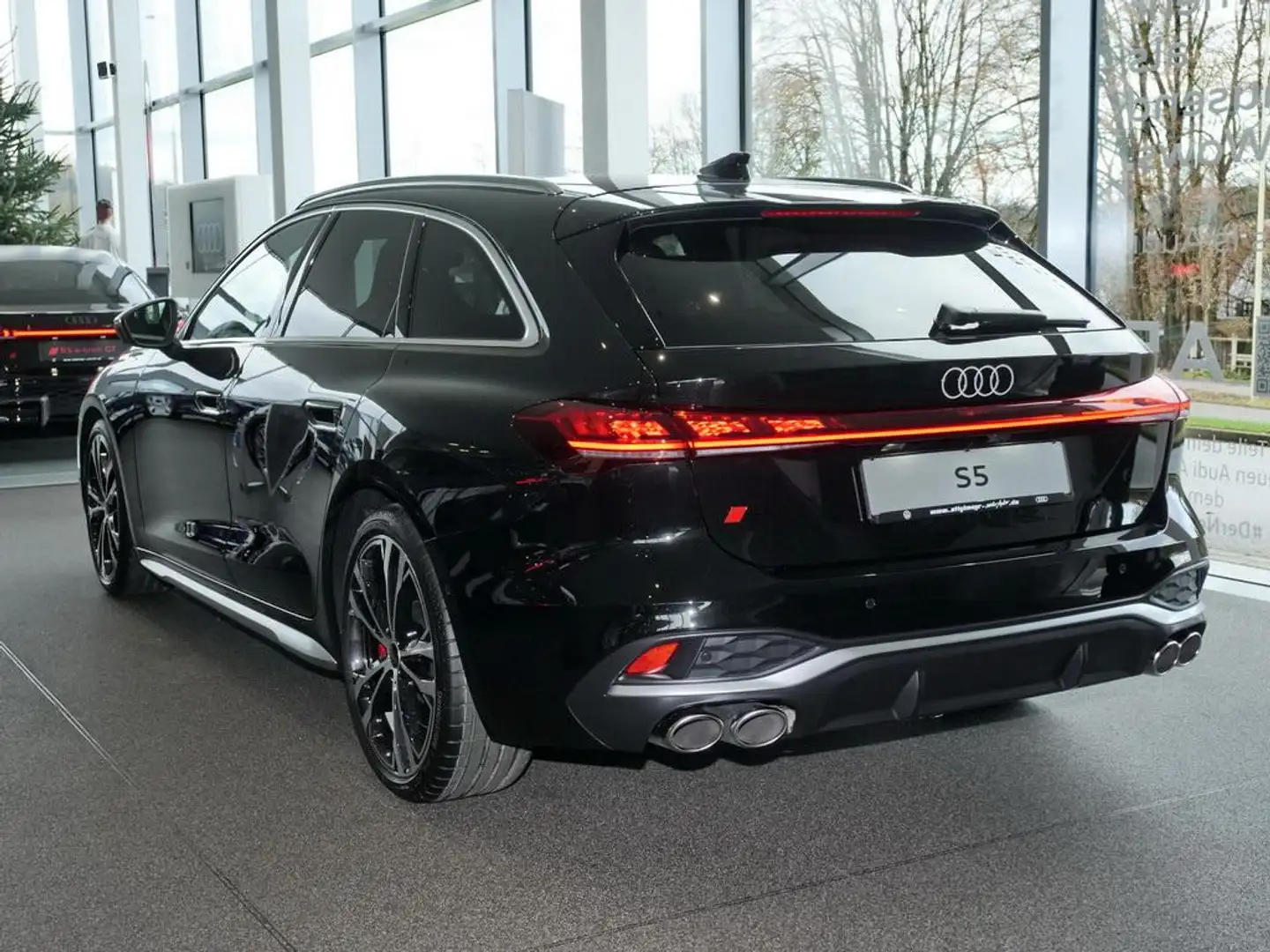 Audi S5 Avant TFSI 270 kW S tronic Schwarz - 2