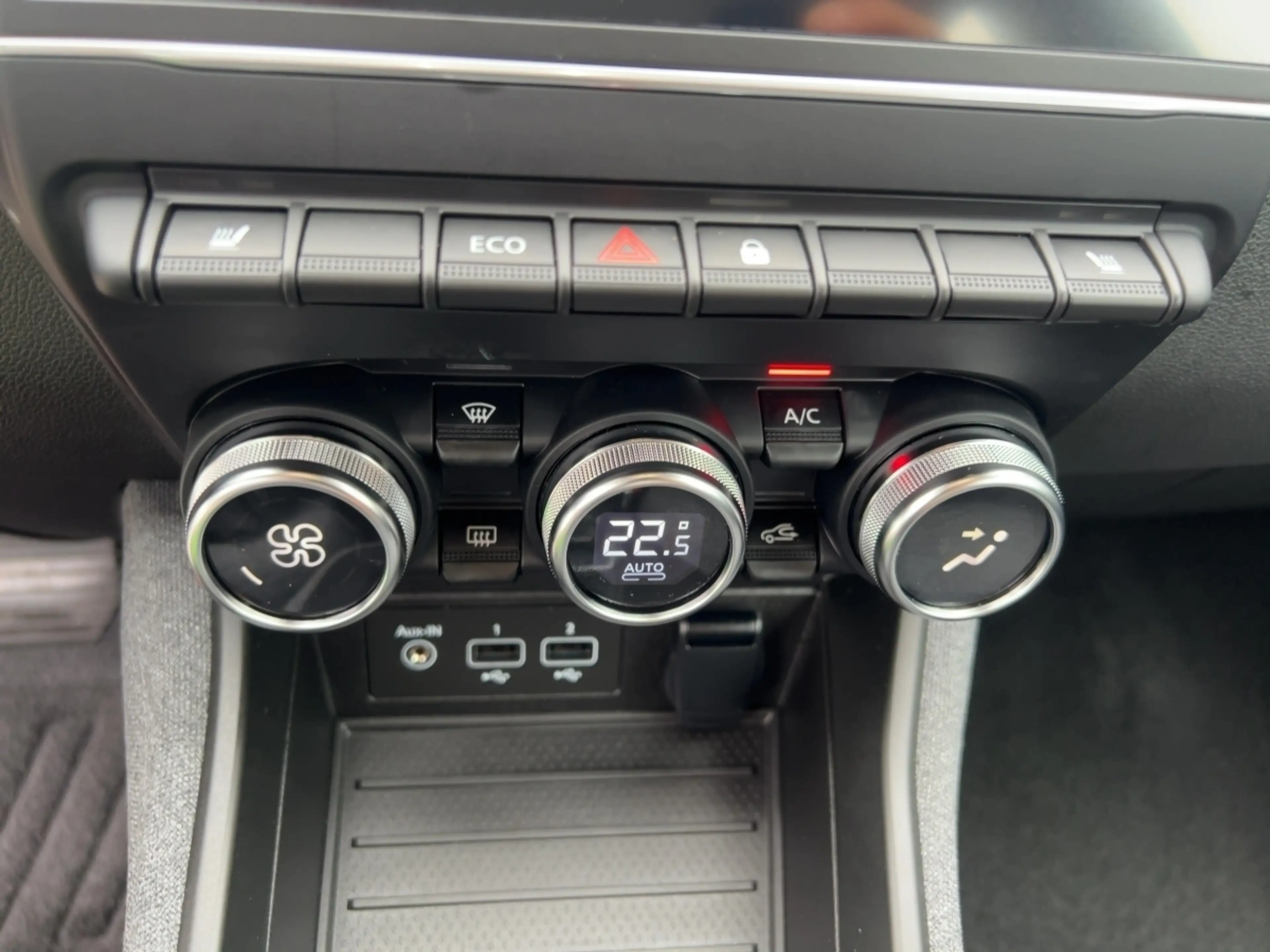 Renault ZOE R135/Z.E. 50 Experience — photo 13