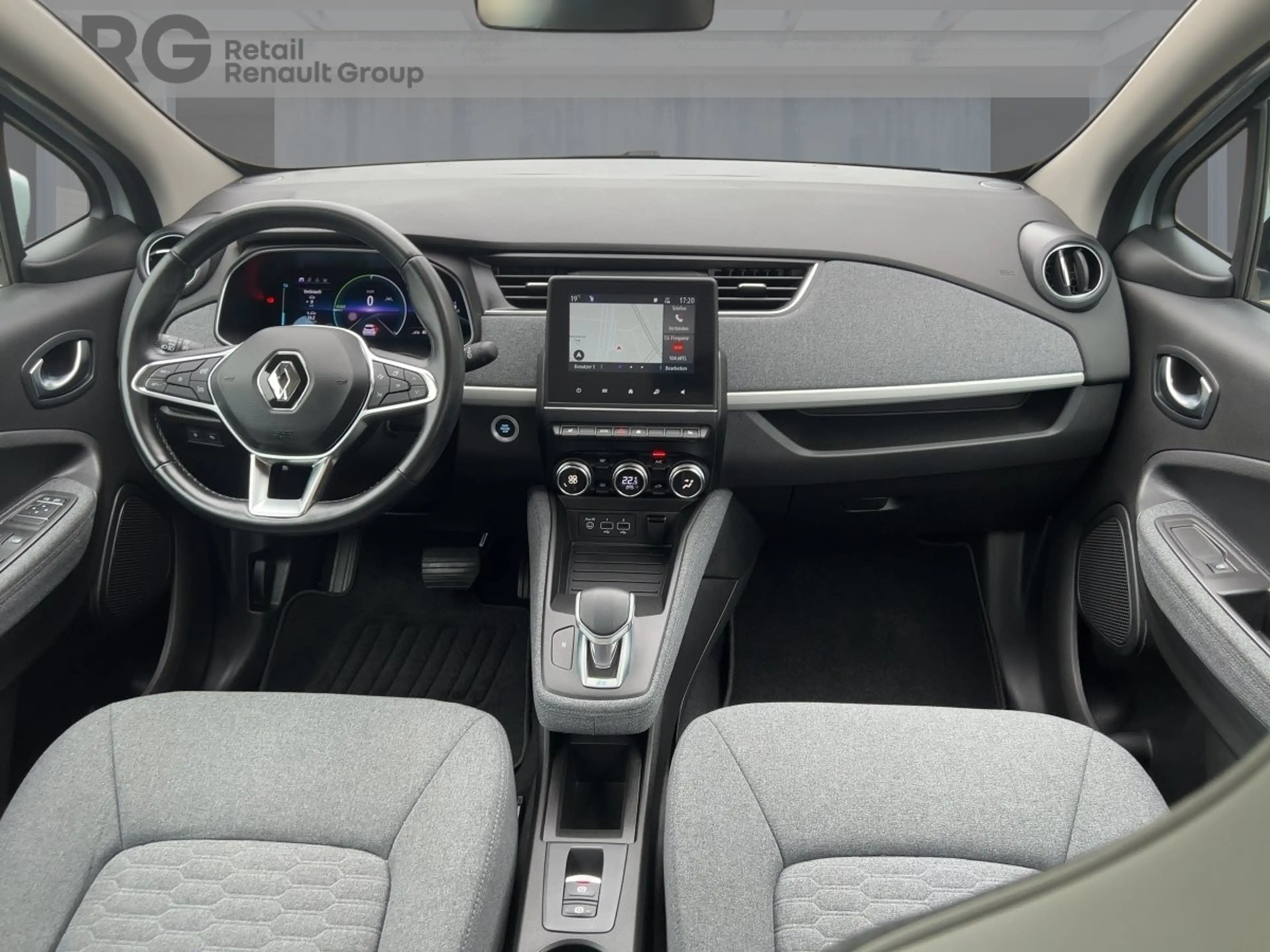 Renault ZOE R135/Z.E. 50 Experience — photo 10
