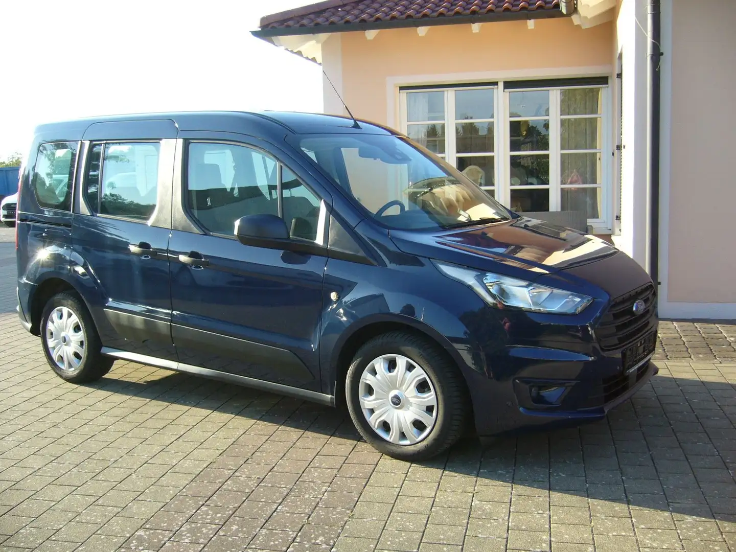 Ford Transit Connect 1,5 Trend 5-Sitze,SHZ,PDCTüv neu Blau - 1