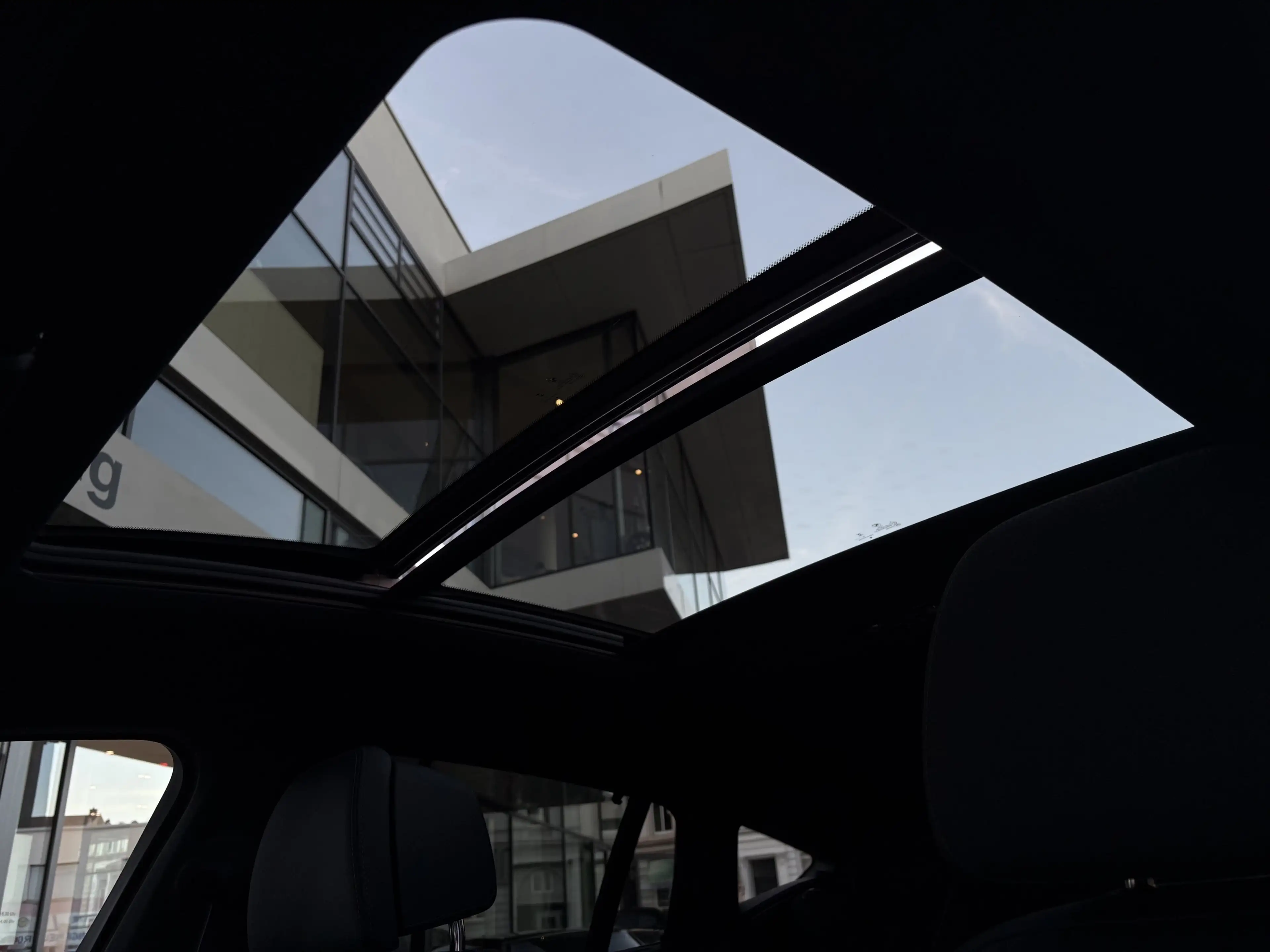BMW X6 xDrive40d MSport PANO AHK DA PROF PA PROF 22" — photo 17