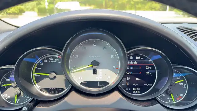 Porsche Cayenne view 12