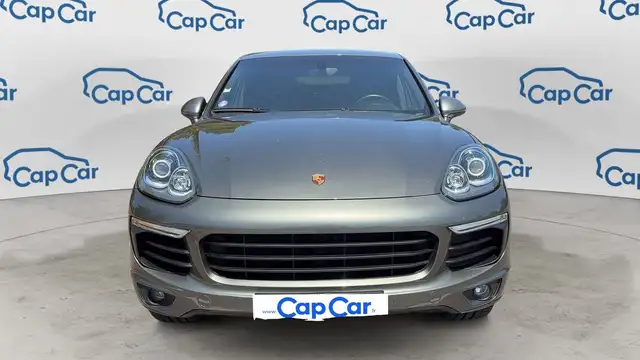 Porsche Cayenne view 5