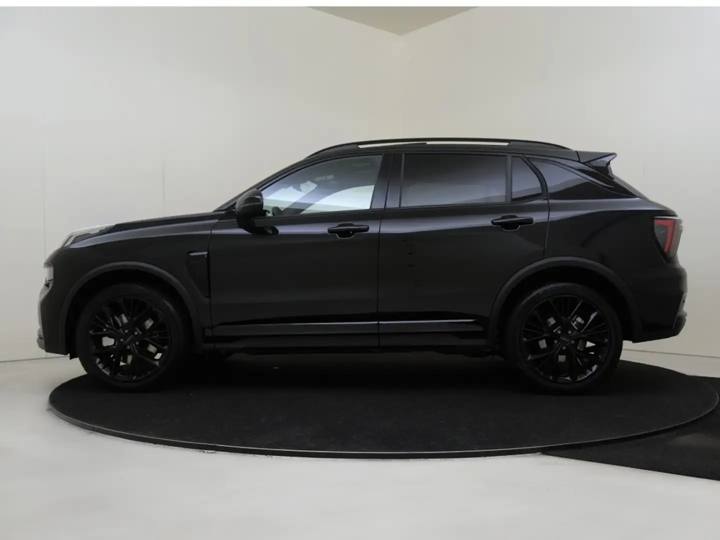 Lynk & Co 01 More | Rijklaar | 360° camera | Panoramadak | Schwarz - 2