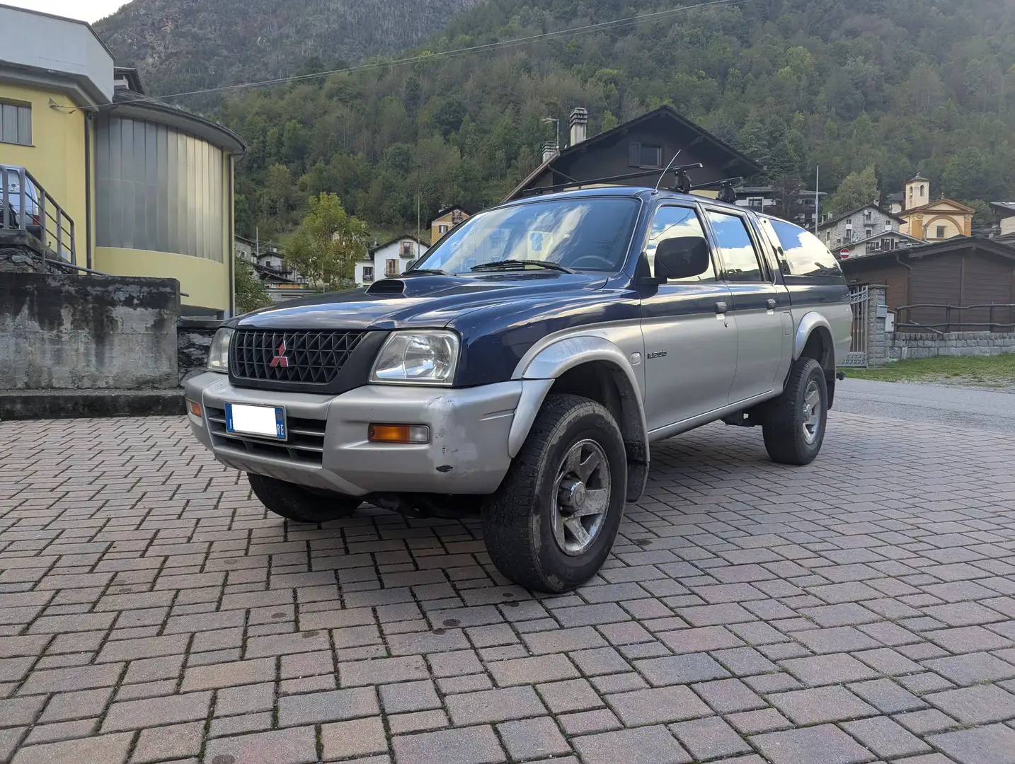 Mitsubishi L200 Pickup L200 Cab III d.cab 2.5 tdi GLS 4wd 115cv Синій - 1