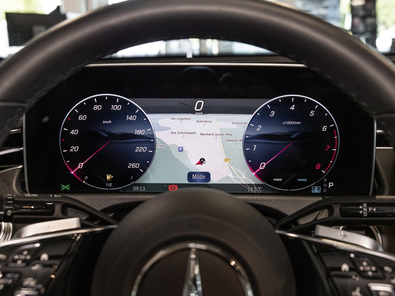 Mercedes-Benz E 200 , AVANTGARDE 360 DISTR KAMERA SPUR PDC SHZ — photo 10