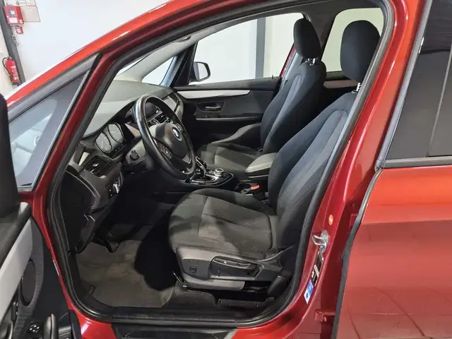 BMW 2 Series view 8