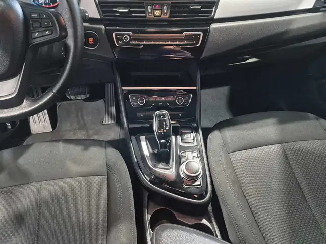 BMW 2 Series view 12