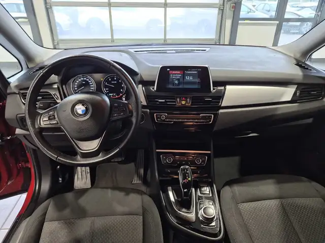BMW 2 Series view 9