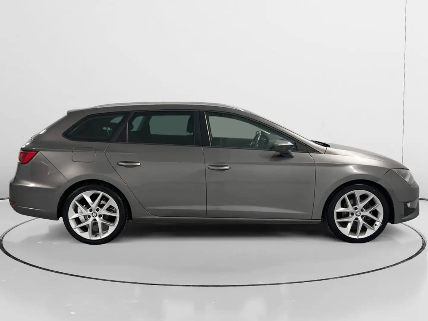 SEAT Leon ST 1.4 TSI S&S FR 125 Gris - 2