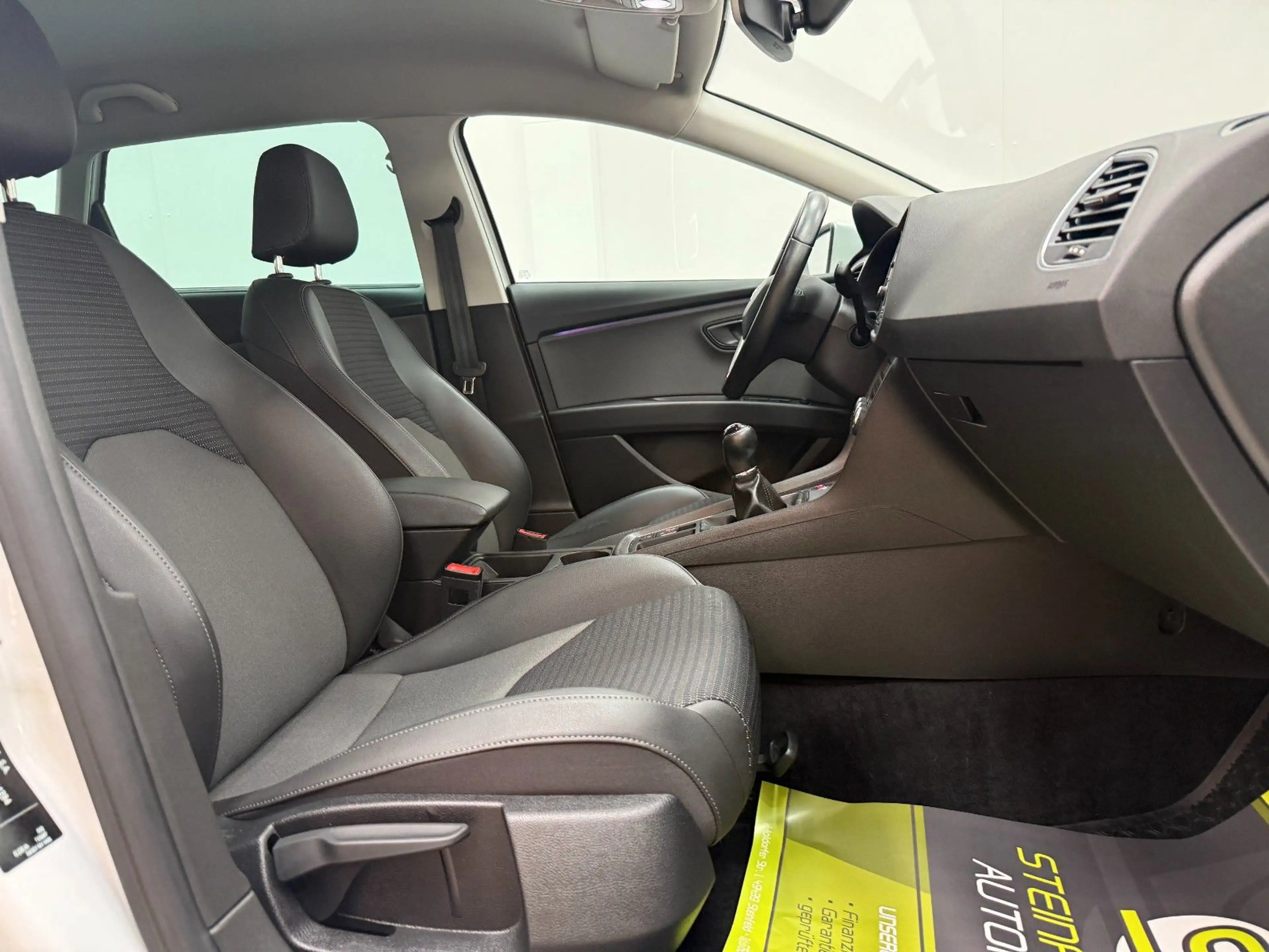 SEAT Leon ST 1.4 TSI Xcellence / LED / DAB / RKAM — photo 11