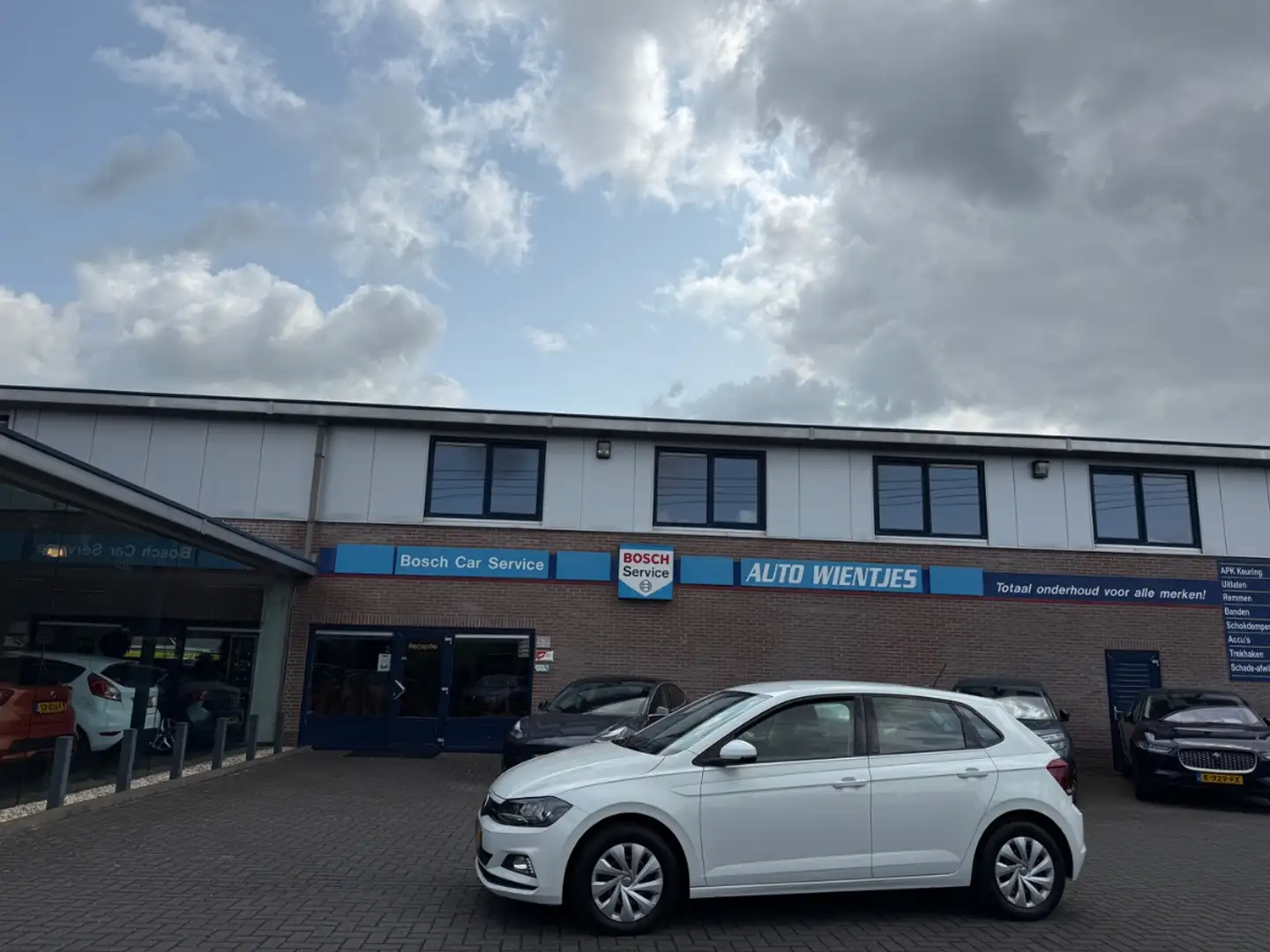 Volkswagen Polo 1.0 MPI | Comfortline 5-Drs | Airco | Navi | Carpl Weiß - 1